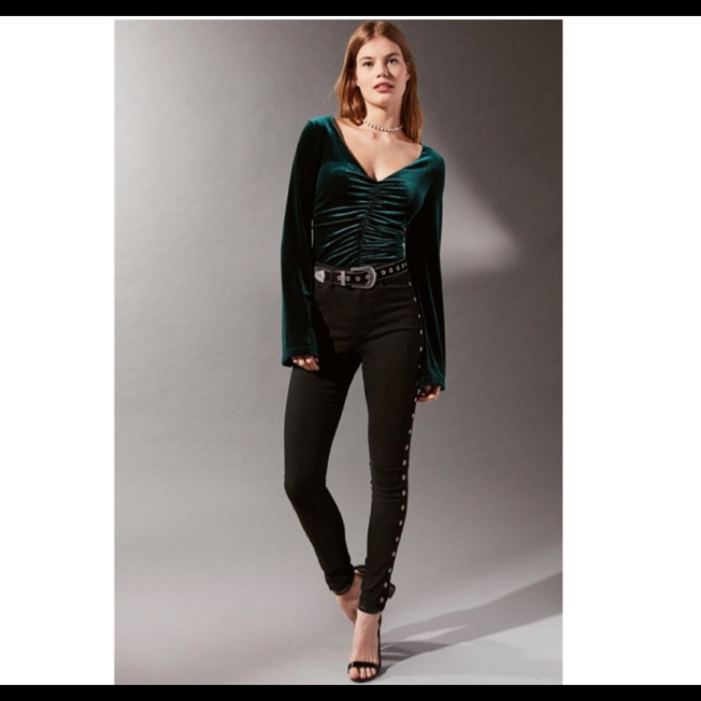 Urban Outfitters Marie Cinched V-Neck Velvet Top - Picture 4 of 4